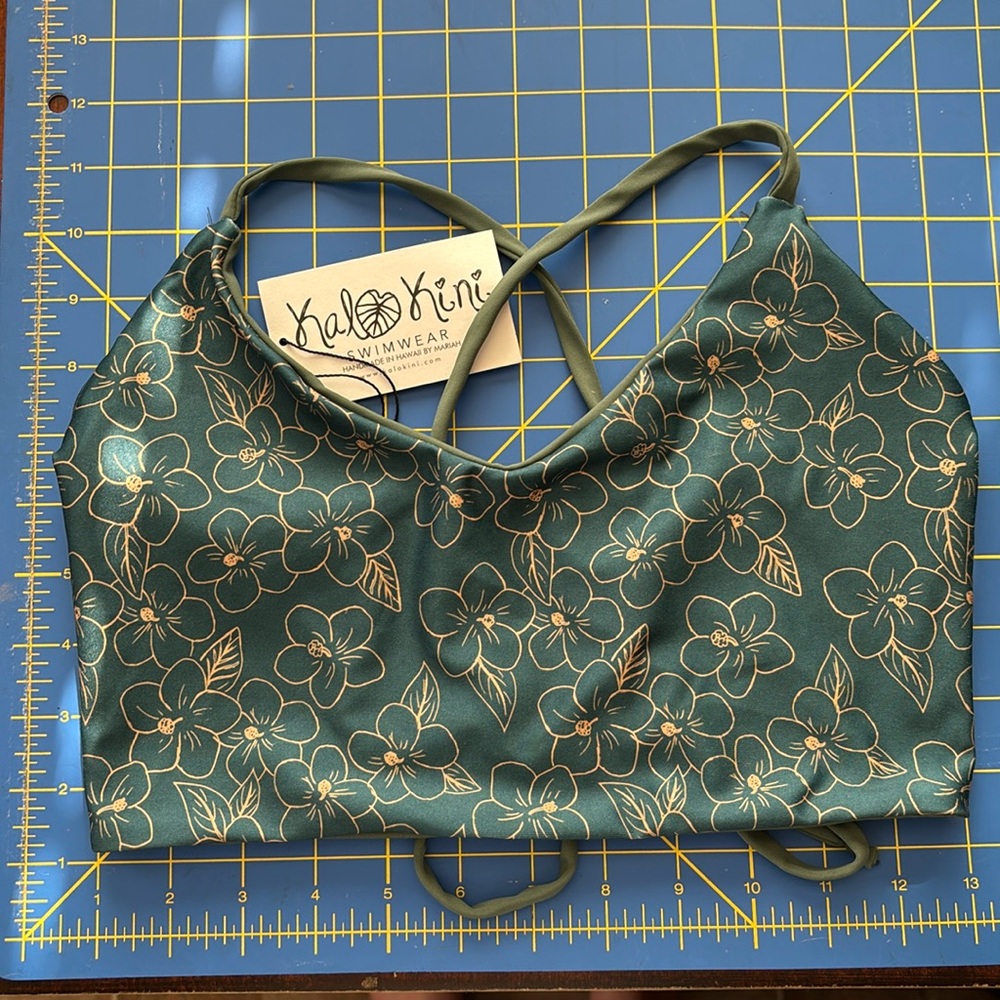 Kalokini Swimwear L Wai 2.0 top Jade Plumeria NWT